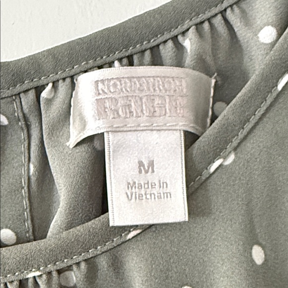 Chic Gray Polka Dot Blouse - Picture 2 of 6